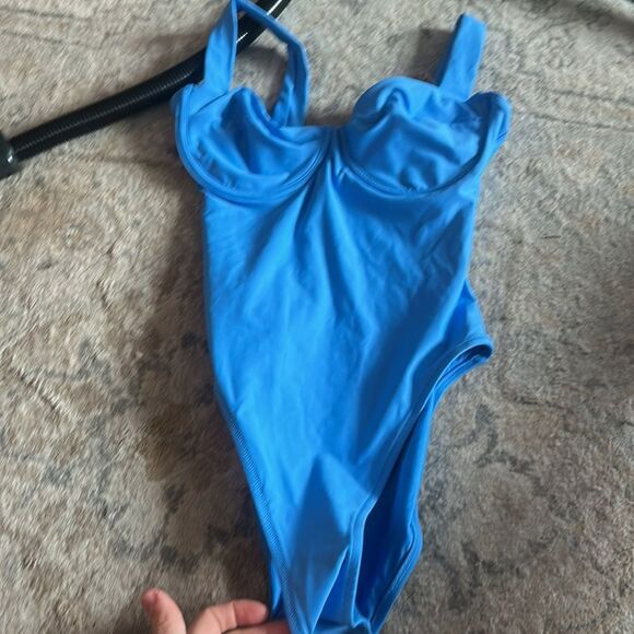 SKIMS NWT Signature swim Underwire One-piece S - Picture 7 of 9